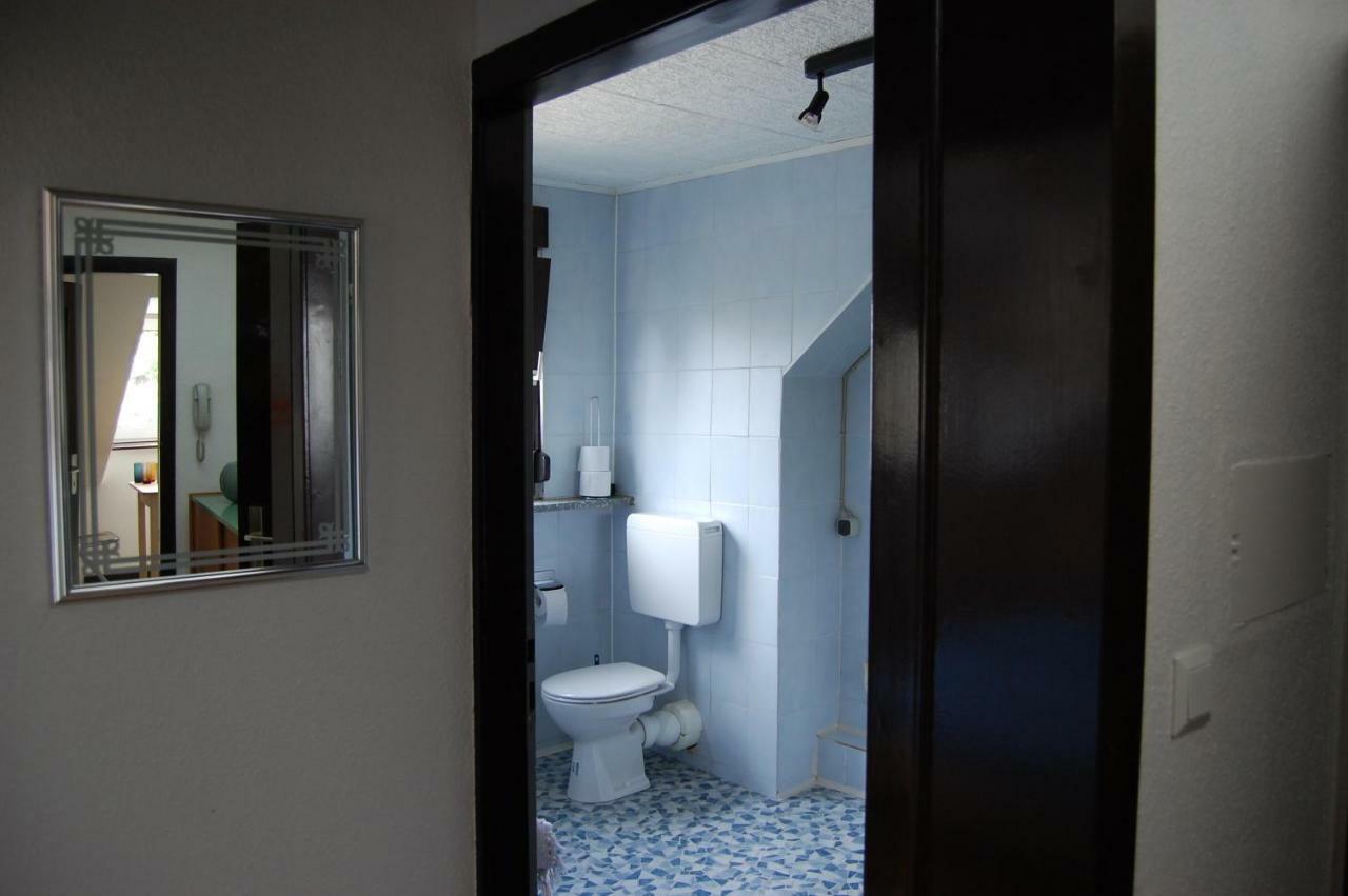 Modern Comfort Inn Kreuzau Экстерьер фото